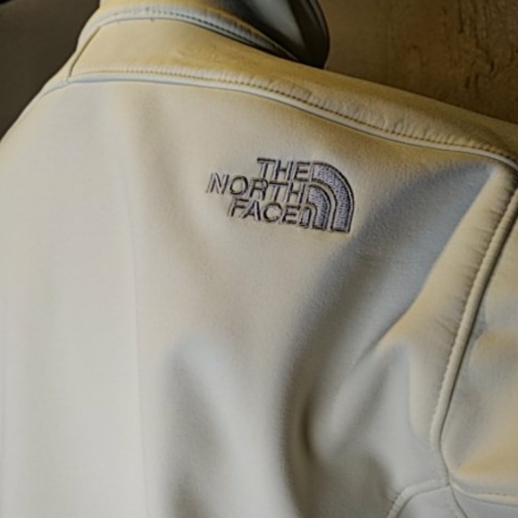 The North Face Apex Jacket Cream Small - Picture 5 of 10